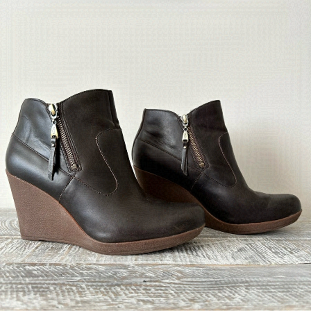 UGG-Australia Meredith Lodge Wedge Chocolate Brown  Ankle Boots (Size:9.5)